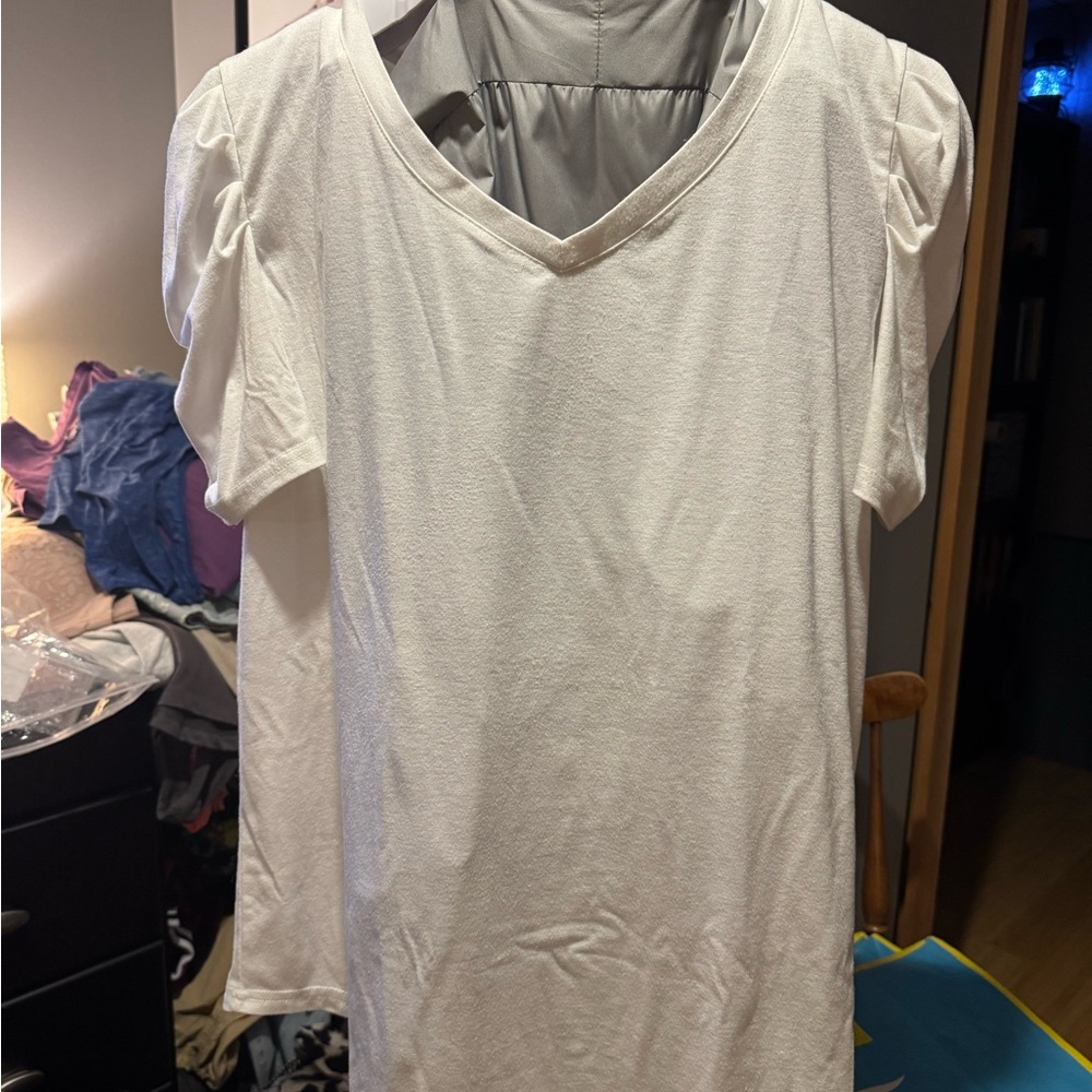 Chic White V-Neck Women's Top